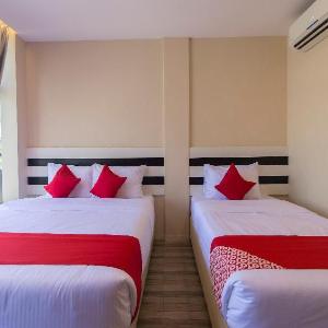 SUPER OYO 1145 Lea Guest House & Cafe