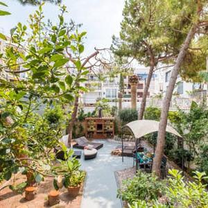 3 bedroom Apartment with private garden on top location Sitges centre beach