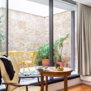 Plum Guide - Blissful Unity