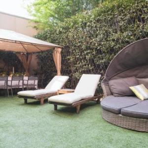 Plum Guide - Goldfinch