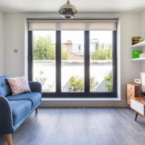 Plum Guide - Pop Slate