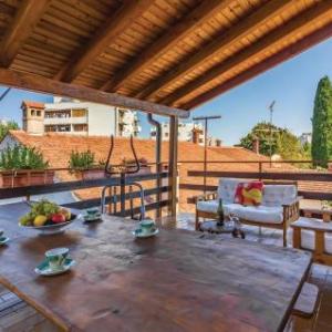 Two-Bedroom Apartment in Pula