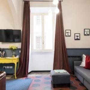 Plum Guide - The Happy Couple