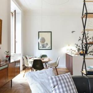 Plum Guide - The Vesuvian