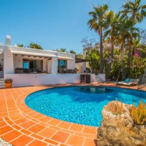 Villa Mistral by Abahana Villas
