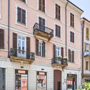 Pop Up Art Gallery Apartment in the heart of Como!