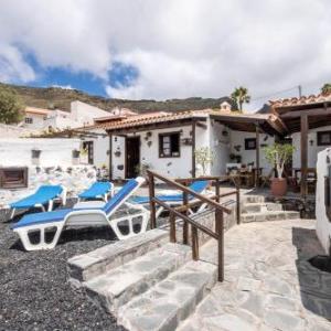 House with 2 bedrooms in Tamaimo with wonderful mountain view enclosed garden and WiFi