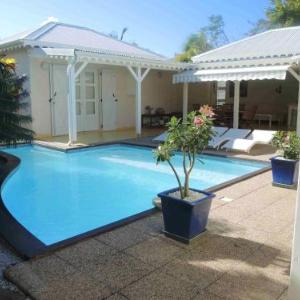 Villa accueillante à Saint-François piscine privée 120 m²