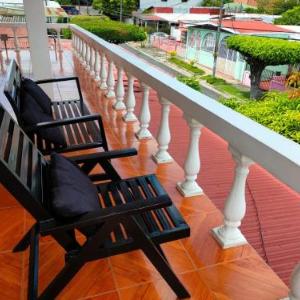 Casa Robles - Stay Near MGA Airport