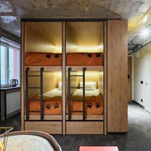 Capsule Hotel We&I