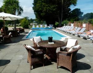 Beachcombers Hotel, Saint Helier