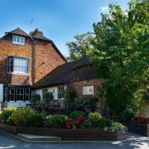 Hotels near The Maidstone Studios - The Black Horse Inn