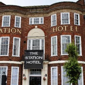Hotels near Dudley Town Hall - Station Hotel