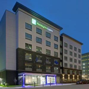 Holiday Inn Express - Milwaukee Downtown by IHG