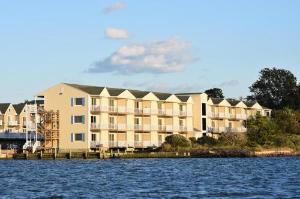 Waterside Inn, Chincoteague Island