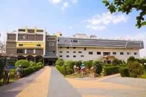 Hotel Sunrise N Resorts, Nagpur