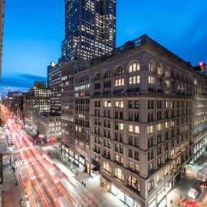 SVA Theatre New York Hotels - U Hotel Fifth Avenue