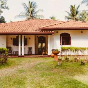 Coconut Treehouse- Villa near Unawatuna Beach