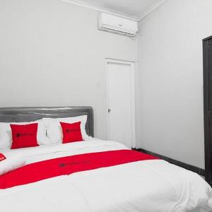 RedDoorz near Batik Tulis Celaket 2