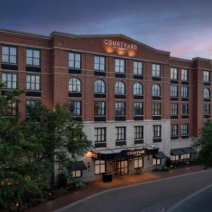 Courtyard by Marriott Savannah Downtown/Historic District