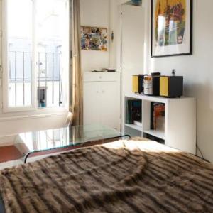 Bright apartment near the Marais