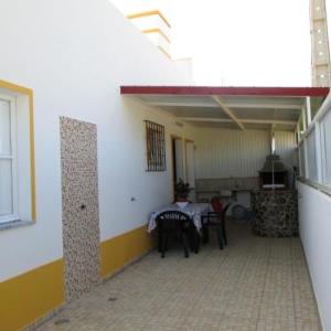 House with 3 bedrooms in Luz Luz de Tavira with enclosed garden 2 km from the beach