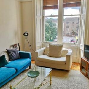 Beautifully Bright 2 Bedroom Apartment