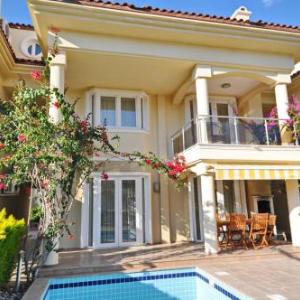 Sunset Beach Club Aqua Lettings Oyster 1