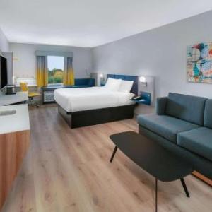 Microtel Inn & Suites by Wyndham Hot Springs