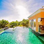 pool villa pattaya jacuzzi (siam royal view)