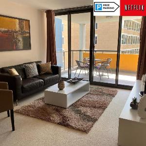 ARENA RESORT STYLE EXEC FREE NETFLIX WIFI WINE