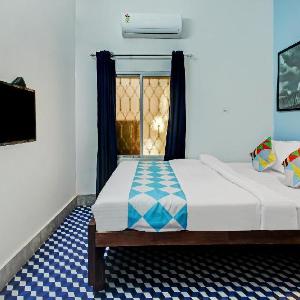 OYO 74867 Nalini Stays