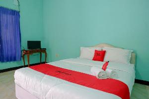 RedDoorz Syariah near Sekuro Beach Jepara, Jepara