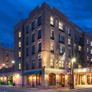 The Jinx Savannah Hotels - Holiday Inn Savannah Historic District