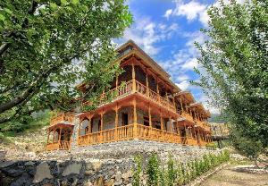 The Blue Stream Cottage, Kotla