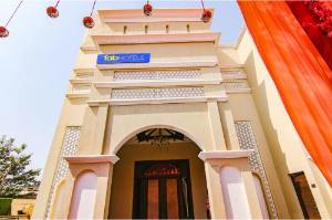 Vaccinated Staff- CAPITAL O73918 Royal Maple, Ludhiana