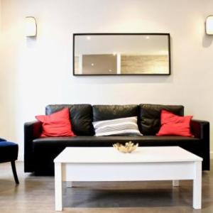 Cozy apt renovated at CANAL SAINT MARTIN