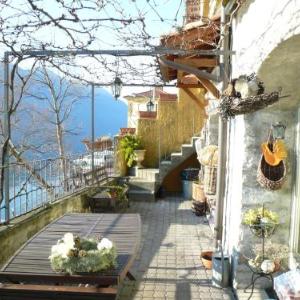 2 Lake view apartments near Lugano