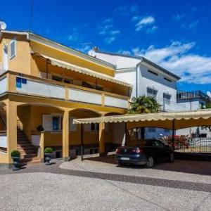 Apartments and rooms with parking space Malinska Krk - 18193