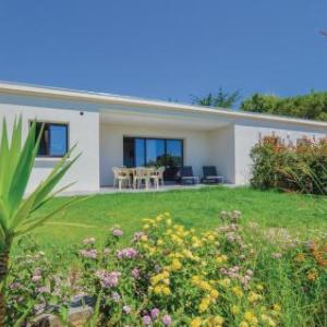 Three-Bedroom Holiday Home in Pietrosella