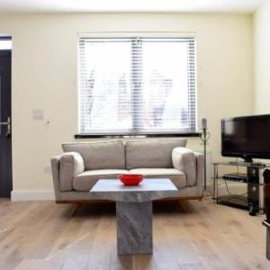 2 Bedroom House Near City Centre