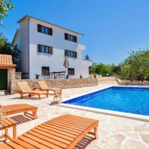 Nice home in Gornji Vinjani with Outdoor swimming pool WiFi and 4 Bedrooms