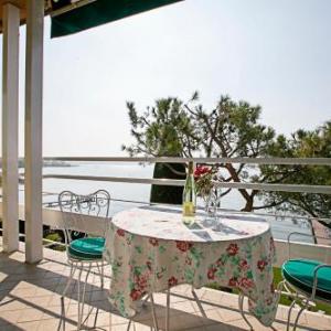 Casa Bel Tramonto - Lakeview Apt & Beach Access - Happy Rentals