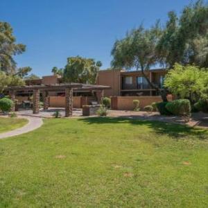 3BR with Pool in Scottsdale by WanderJaunt