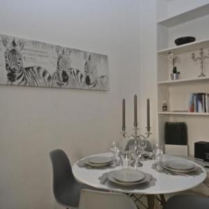 Locazione Turistica Vatican Corner 3BD 2BA Rome