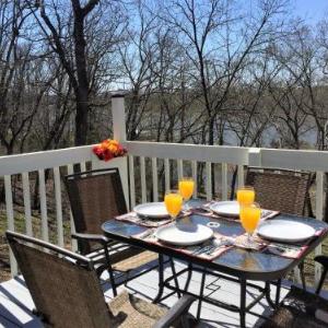 Warsaw Hotels Deals At The 1 Hotel In Mo Olson Family Lake House