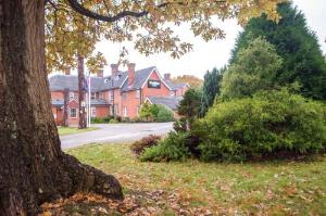 Trivelles Gatwick Hotel & airport Parking, Crawley