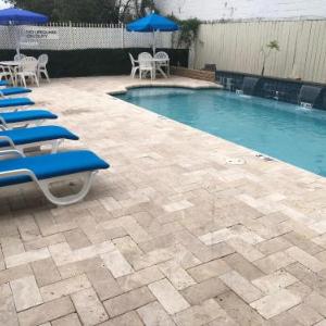 Hotels near Clearview Mall - Comfort Inn & Suites New Orleans Airport North