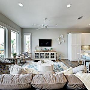 Luxe Waterfront Villa #203 Villa