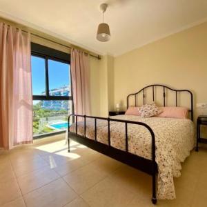 A&N Spacious Family Retreat with Pool & Parking